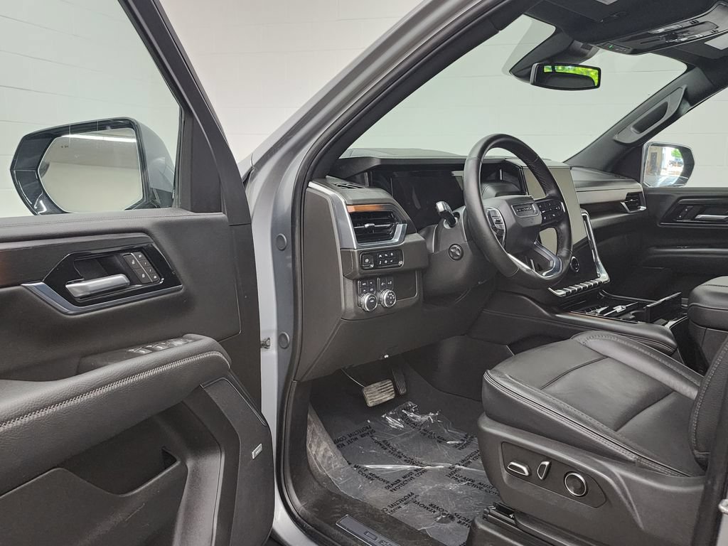 Used 2025 GMC Yukon Denali AWD/4WD image 11