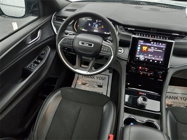 Used 2024 Jeep Grand Cherokee L Laredo image 16