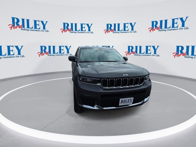 Used 2024 Jeep Grand Cherokee L Laredo image 2