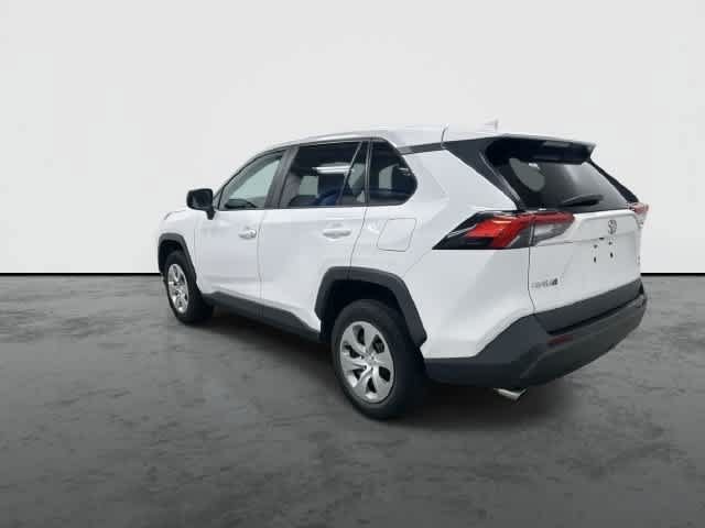 Used 2022 Toyota RAV4 LE AWD/4WD image 2