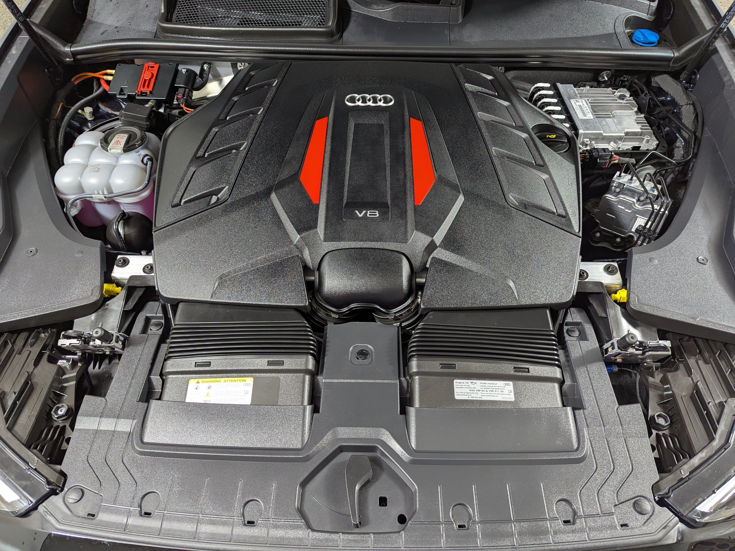 Used 2024 Audi SQ8 Premium Plus AWD/4WD image 32