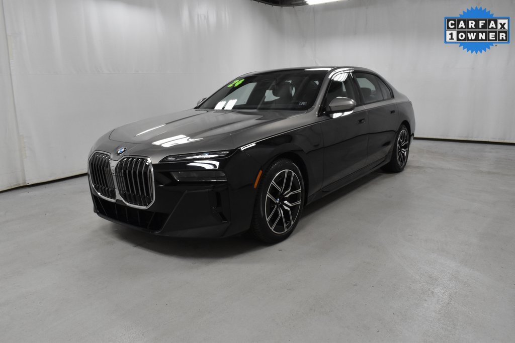 Used 2024 BMW 760i xDrive w/ Executive Package image 2