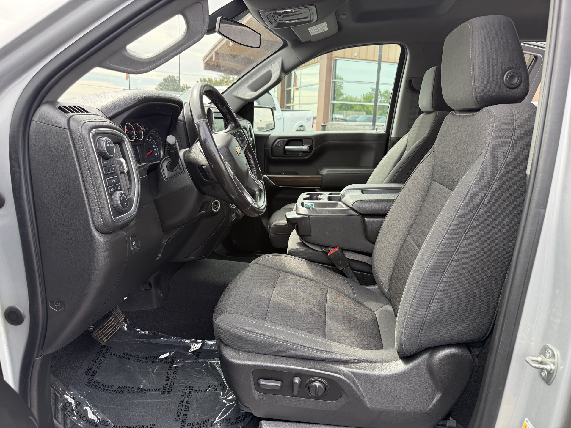 Used 2021 Chevrolet Silverado 1500 LT w/ Z71 Off-Road Package AWD/4WD image 24