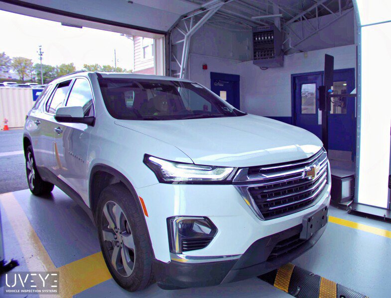 Used 2023 Chevrolet Traverse LT w/ LT Premium Package AWD/4WD image 1