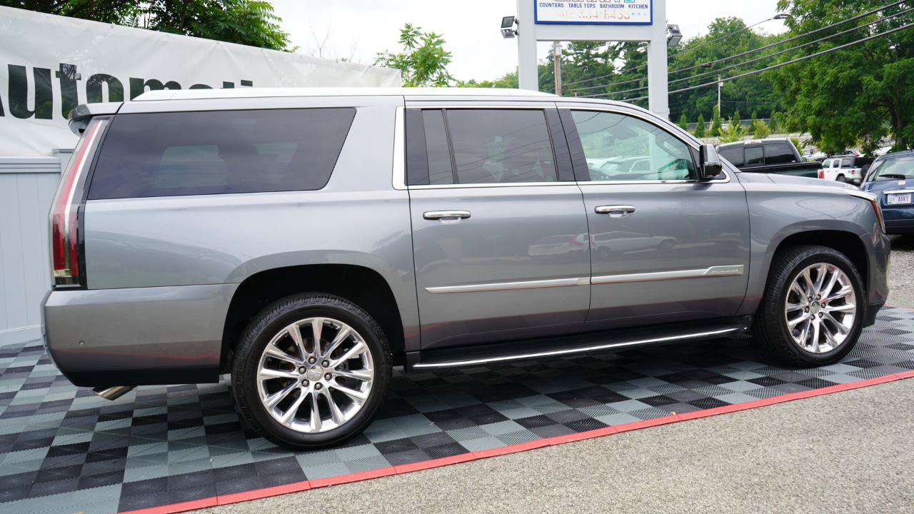 Used 2019 Cadillac Escalade ESV Luxury AWD/4WD image 9
