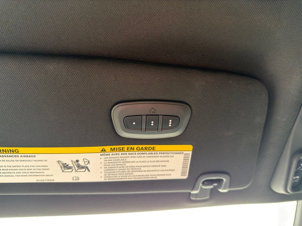 Used 2025 Chrysler Pacifica Limited w/ Uconnect Theater Family Group AWD/4WD image 24
