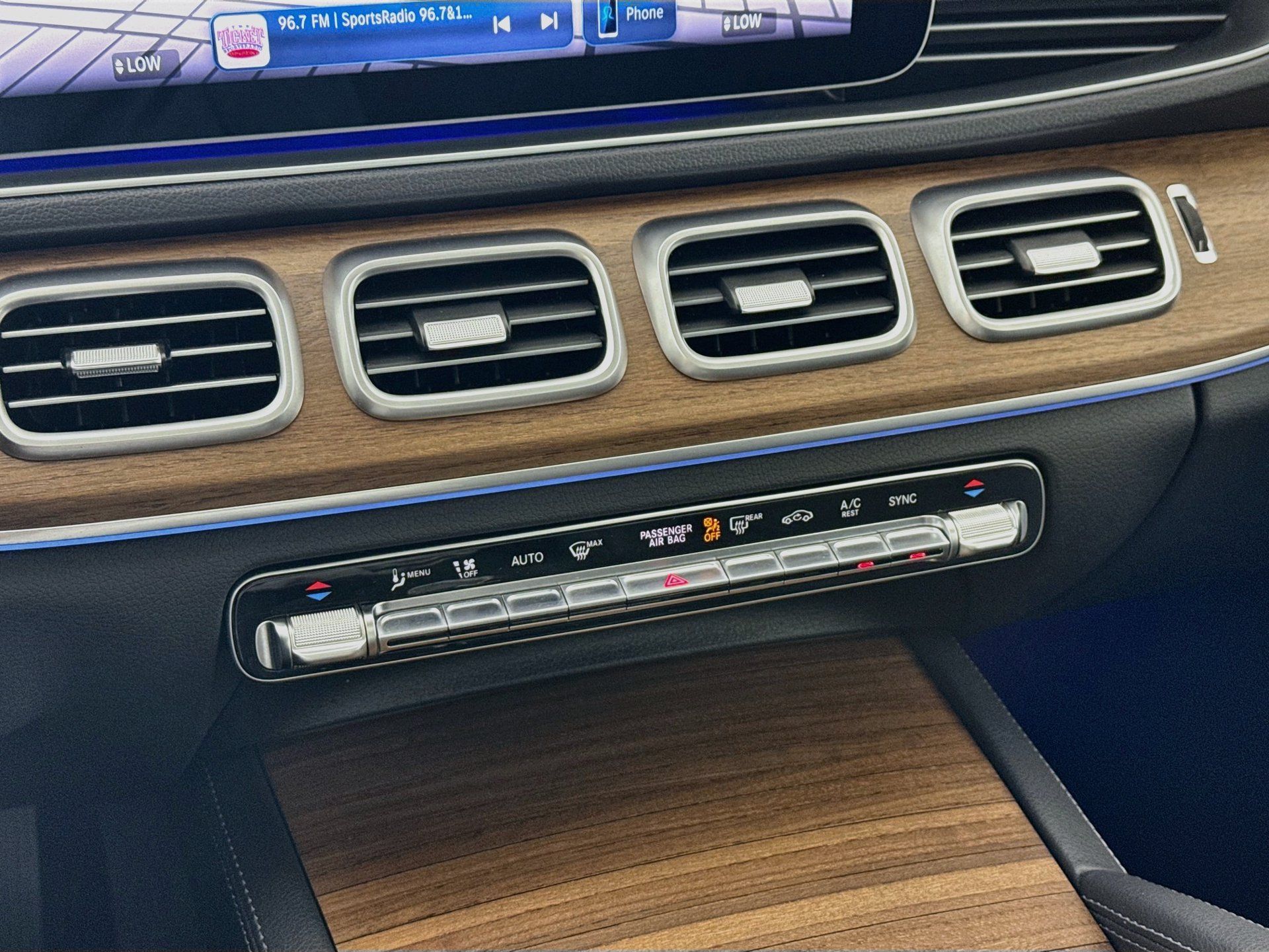 Certified 2025 Mercedes-Benz GLE 350 4MATIC image 17