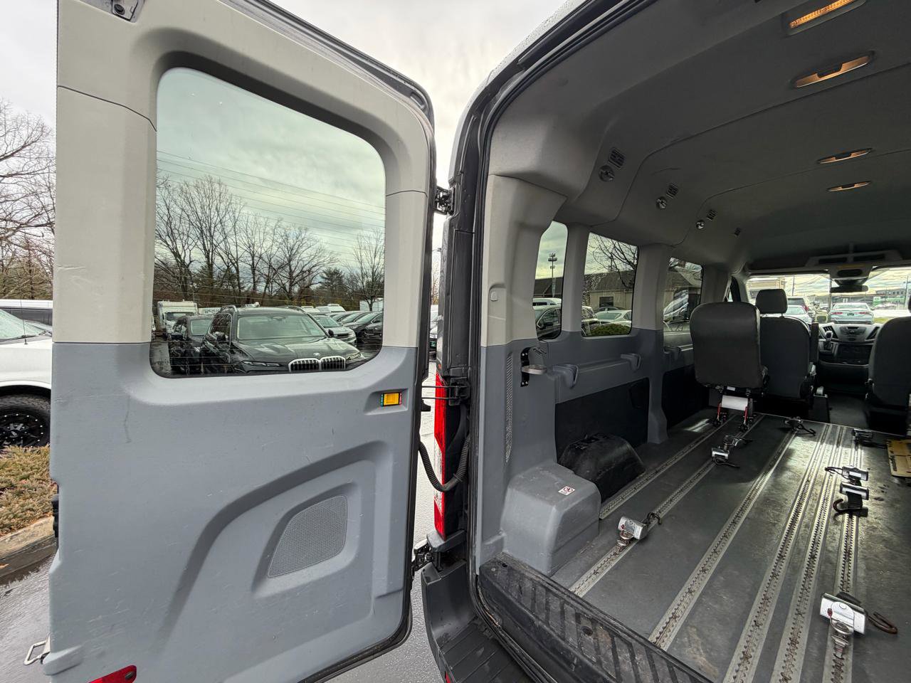 Used 2015 Ford Transit 350 XL RWD image 31