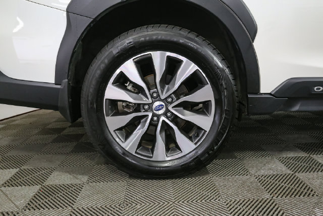 Used 2025 Subaru Outback Limited AWD/4WD image 16