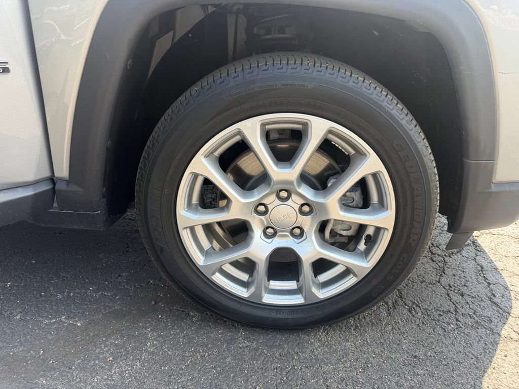 Used 2024 Jeep Compass Latitude AWD/4WD image 49