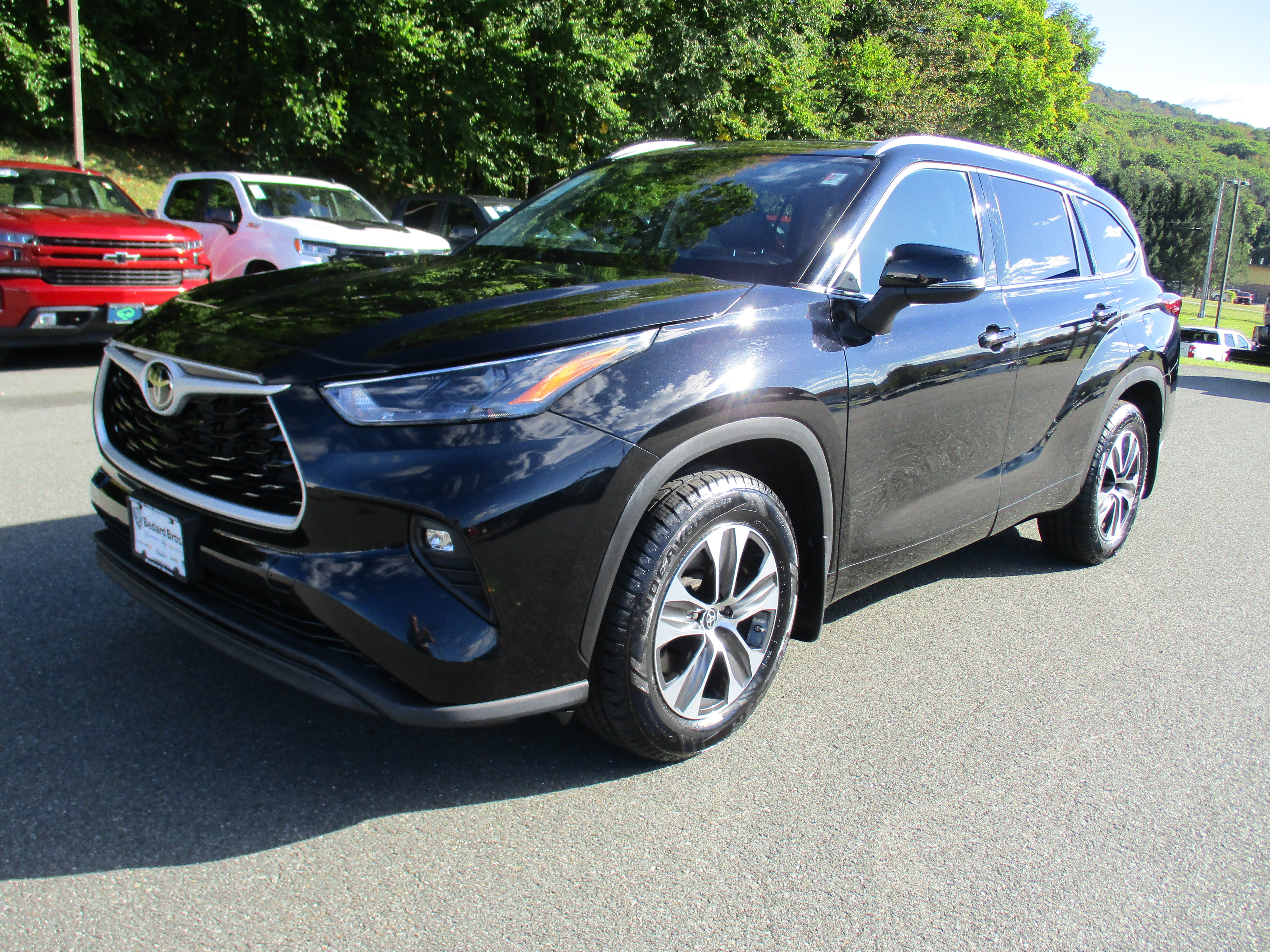 Used 2022 Toyota Highlander XLE