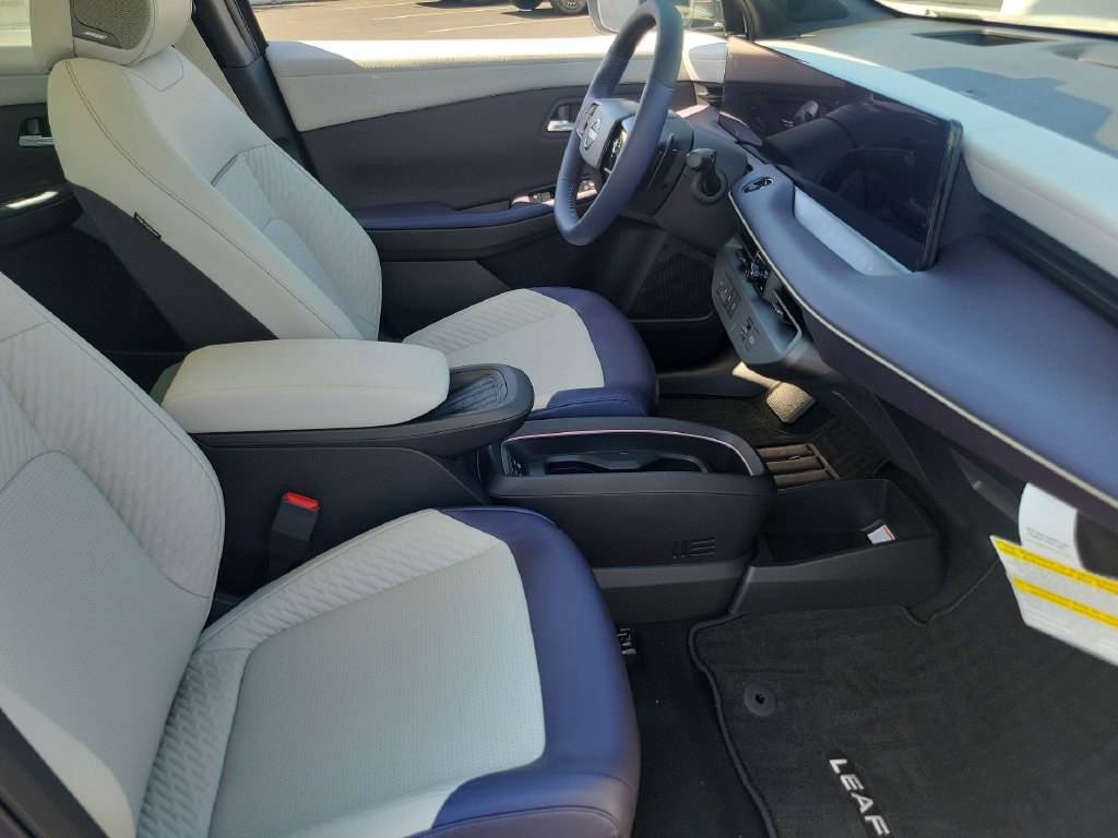 New 2026 Nissan Leaf Platinum+ w/ Cargo Package (Platinum+) FWD image 18