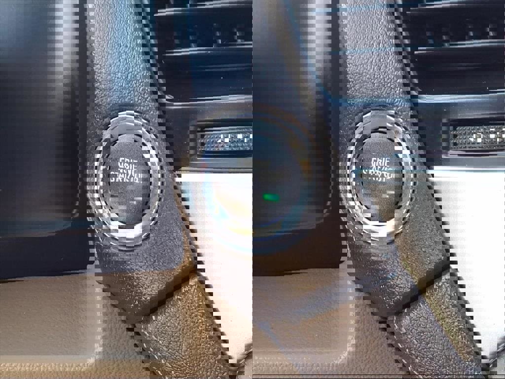 Used 2019 Chevrolet Suburban LT image 25