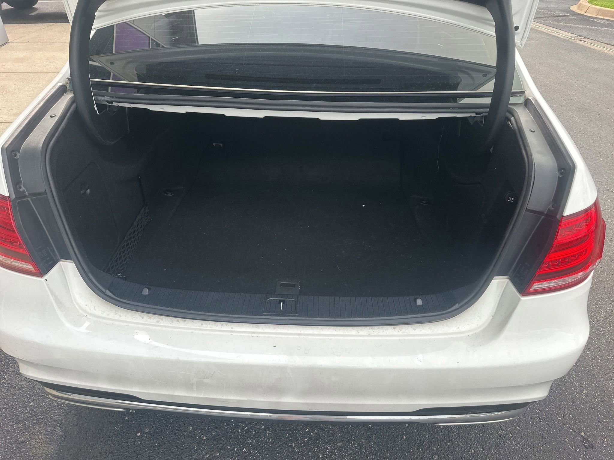 Used 2014 Mercedes-Benz E 350 Sedan image 15