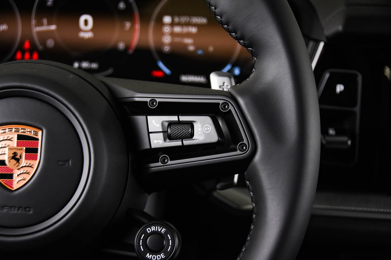 New 2026 Porsche Cayenne Coupe AWD/4WD image 15