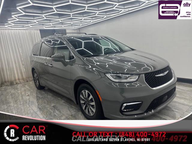 Used 2021 Chrysler Pacifica Touring-L image 1