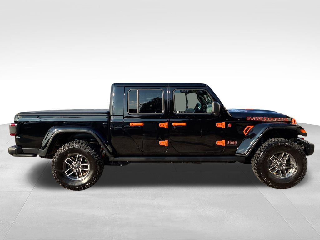 Used 2025 Jeep Gladiator Mojave AWD/4WD image 7