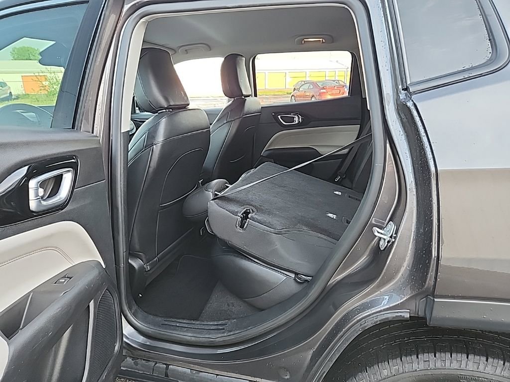 Used 2022 Jeep Compass Limited AWD/4WD image 28