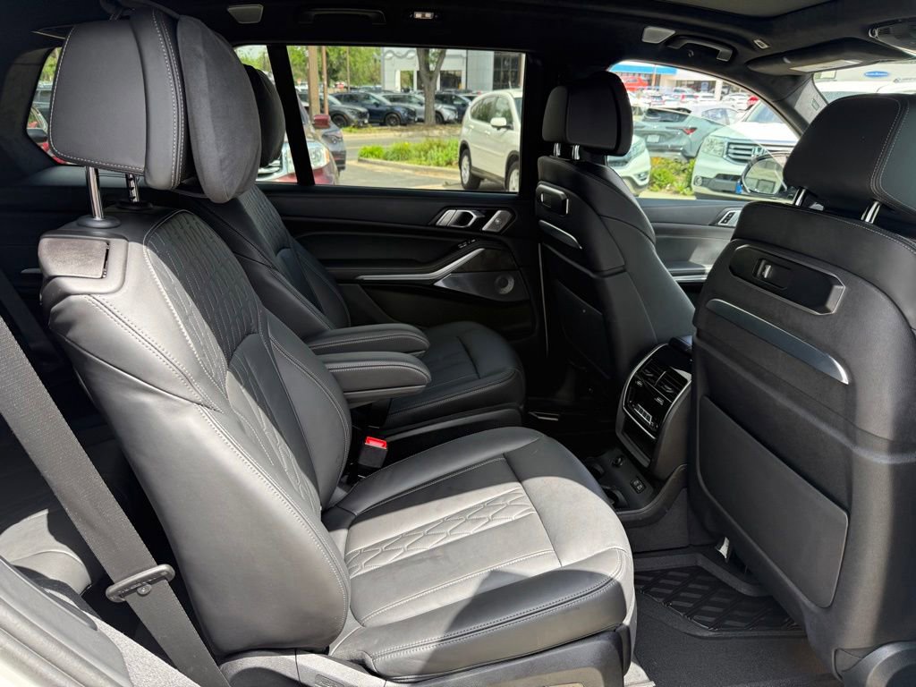 Used 2024 BMW X7 M60i w/ Executive Package AWD/4WD image 19