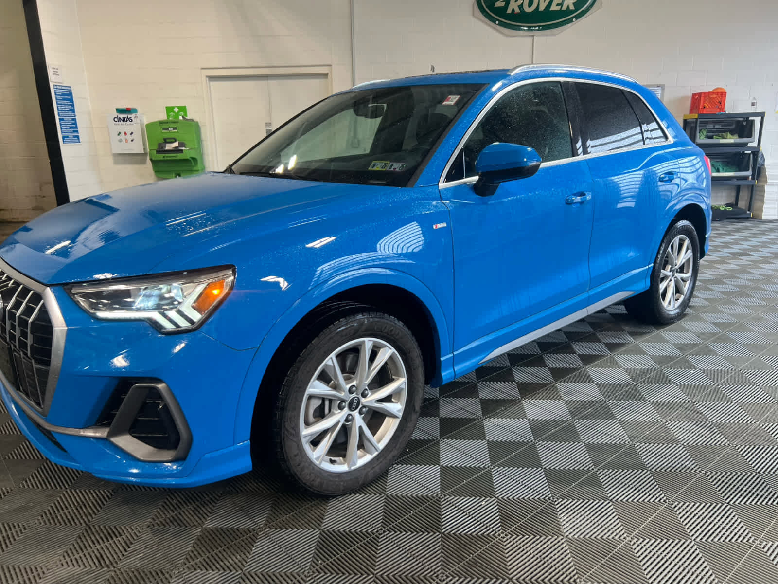 Used 2023 Audi Q3 2.0T Premium image 4