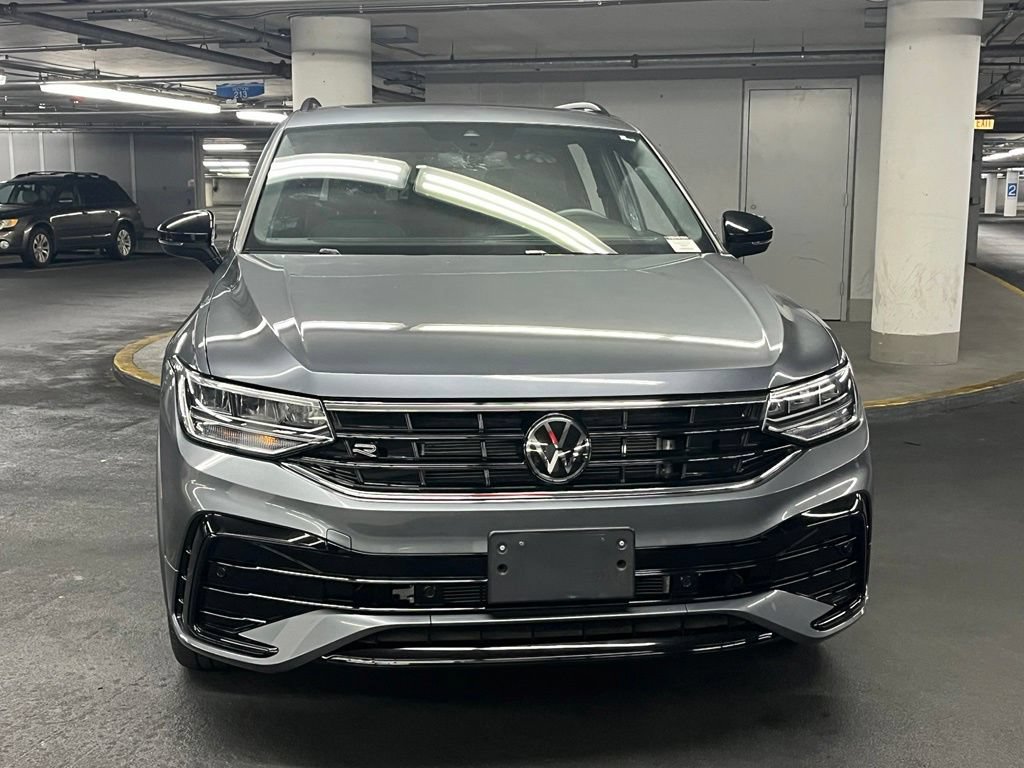 Used 2024 Volkswagen Tiguan SE R-Line AWD/4WD image 30