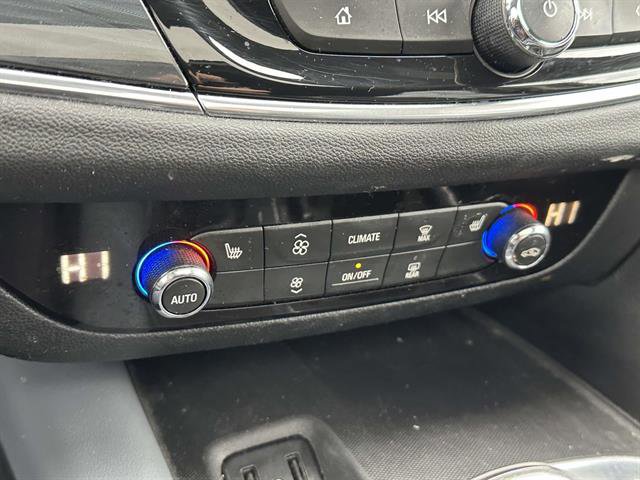 Used 2019 Buick Enclave Essence image 19