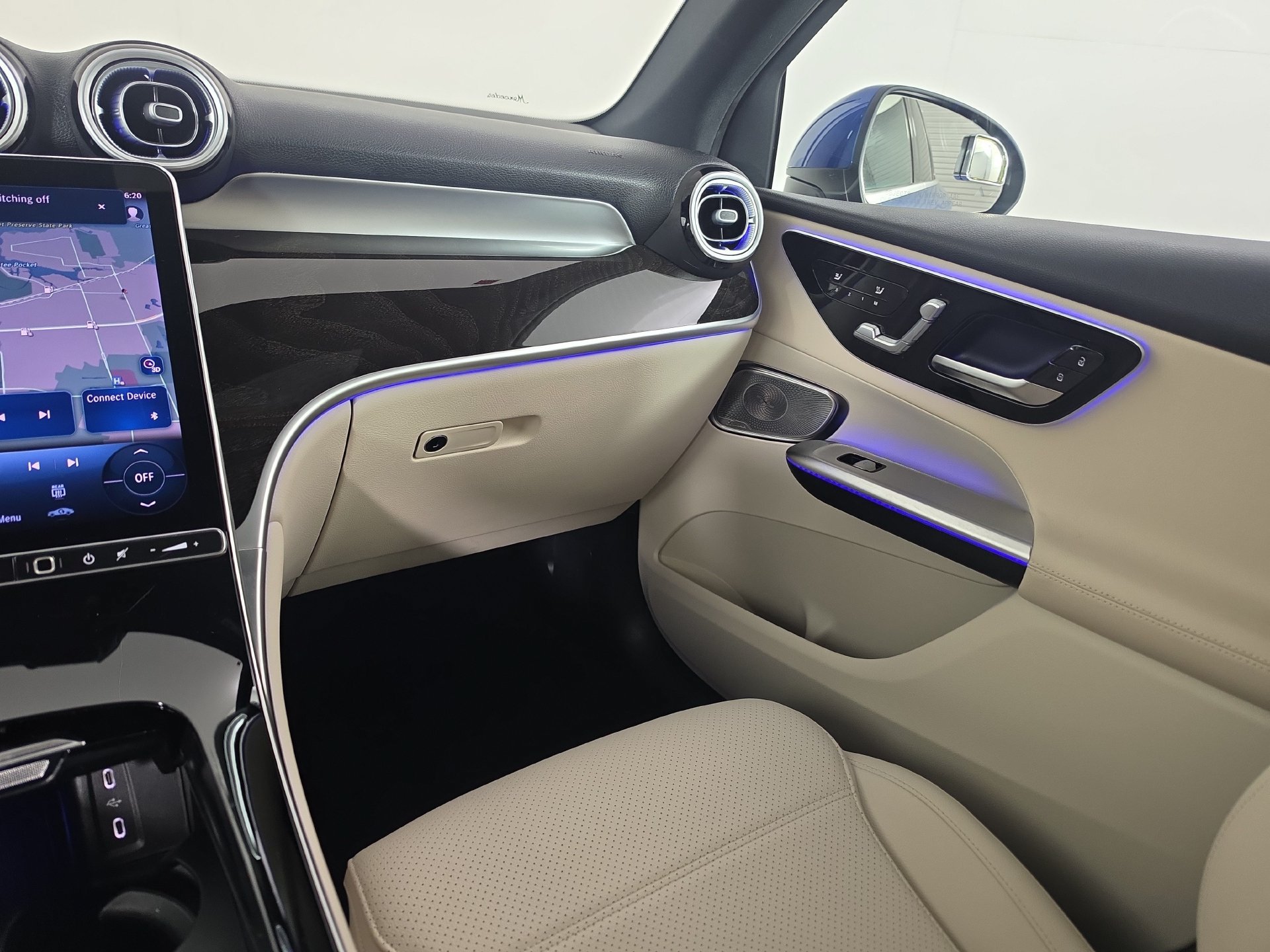 Used 2025 Mercedes-Benz GLC 300 image 33