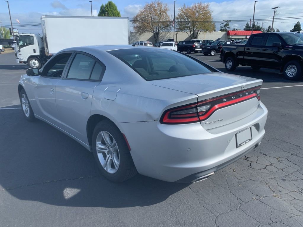Used 2022 Dodge Charger SXT image 2