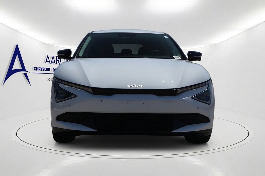 Used 2025 Kia EV6 Wind RWD image 2