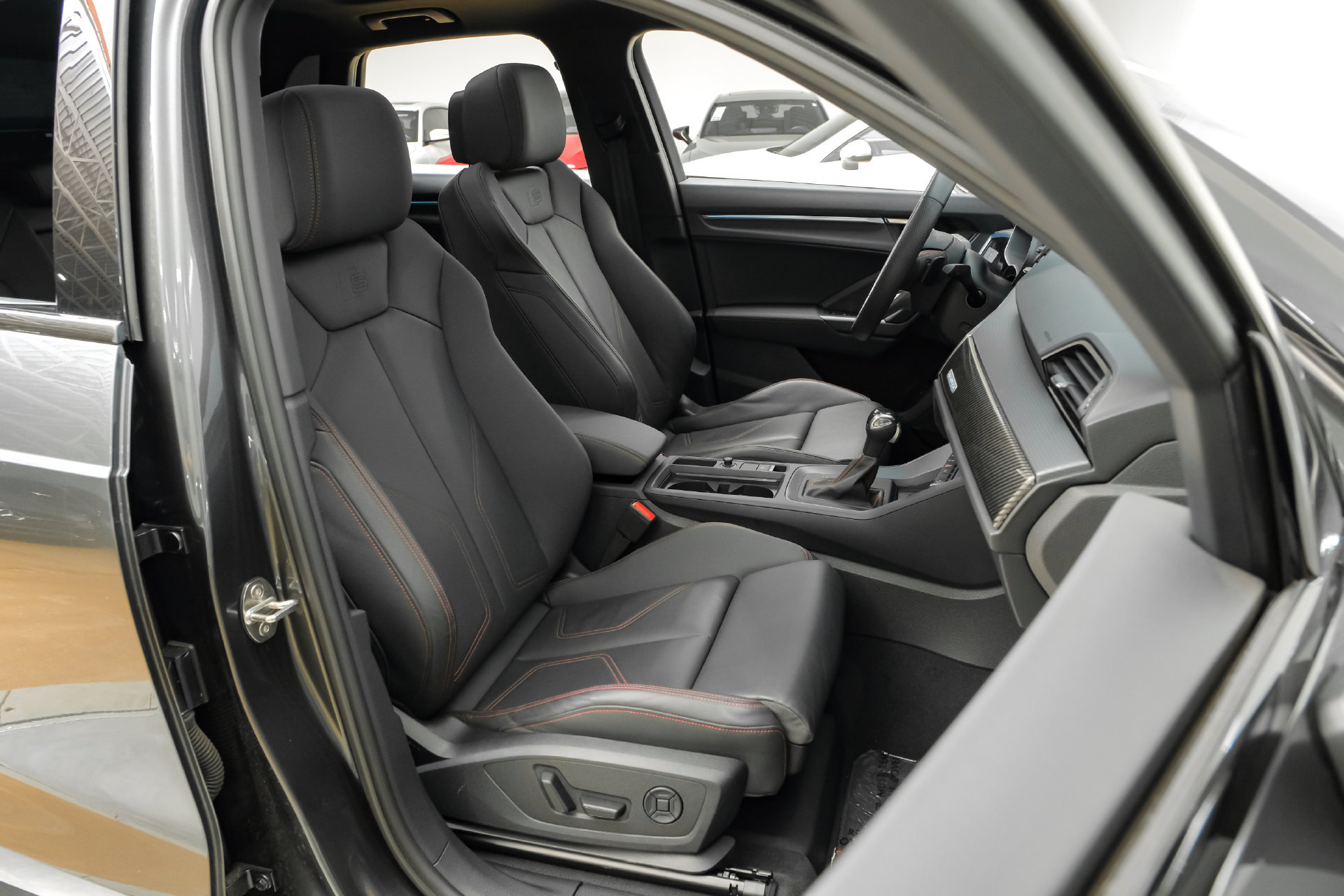 Used 2025 Audi Q3 2.0T Premium Plus AWD/4WD image 45