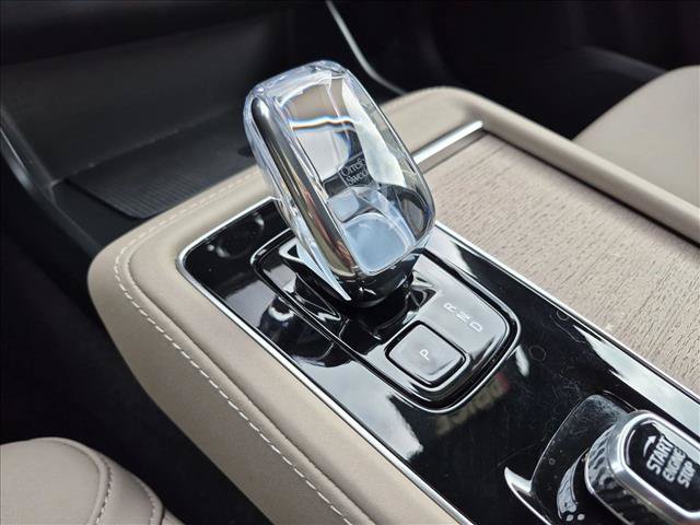 Certified 2026 Volvo XC90 B6 Plus w/ Protection Package Premier AWD/4WD image 12