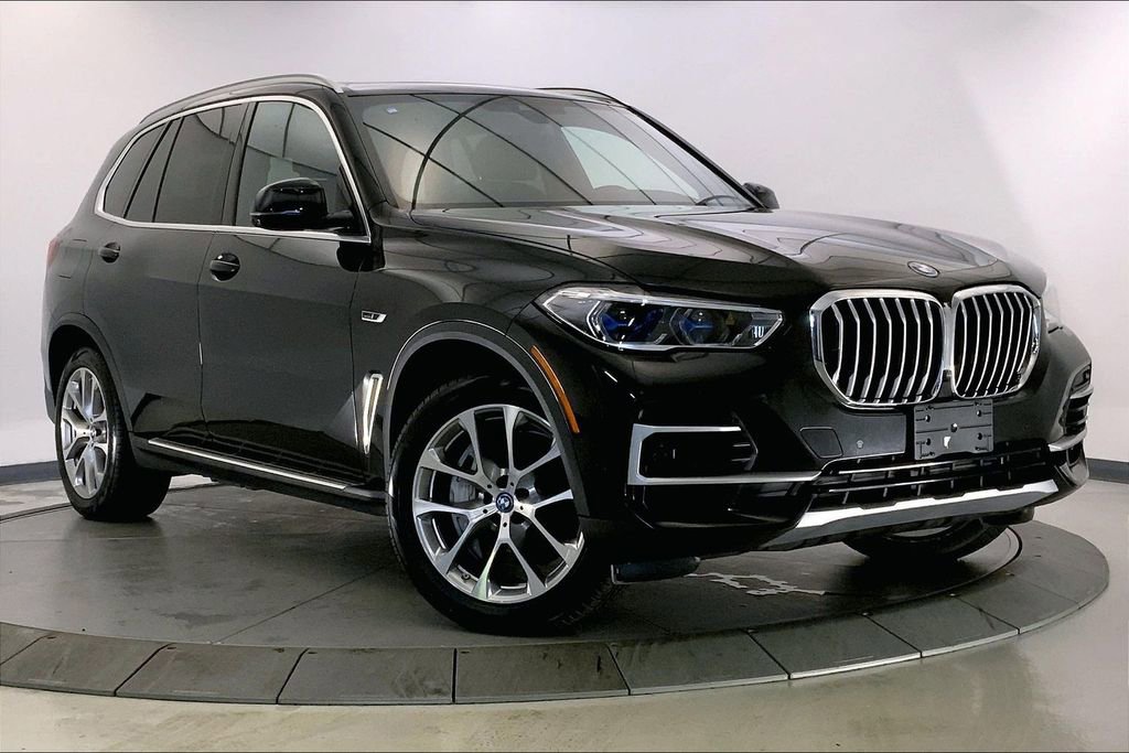 Certified 2023 BMW X5 xDrive45e w/ Executive Package image 33
