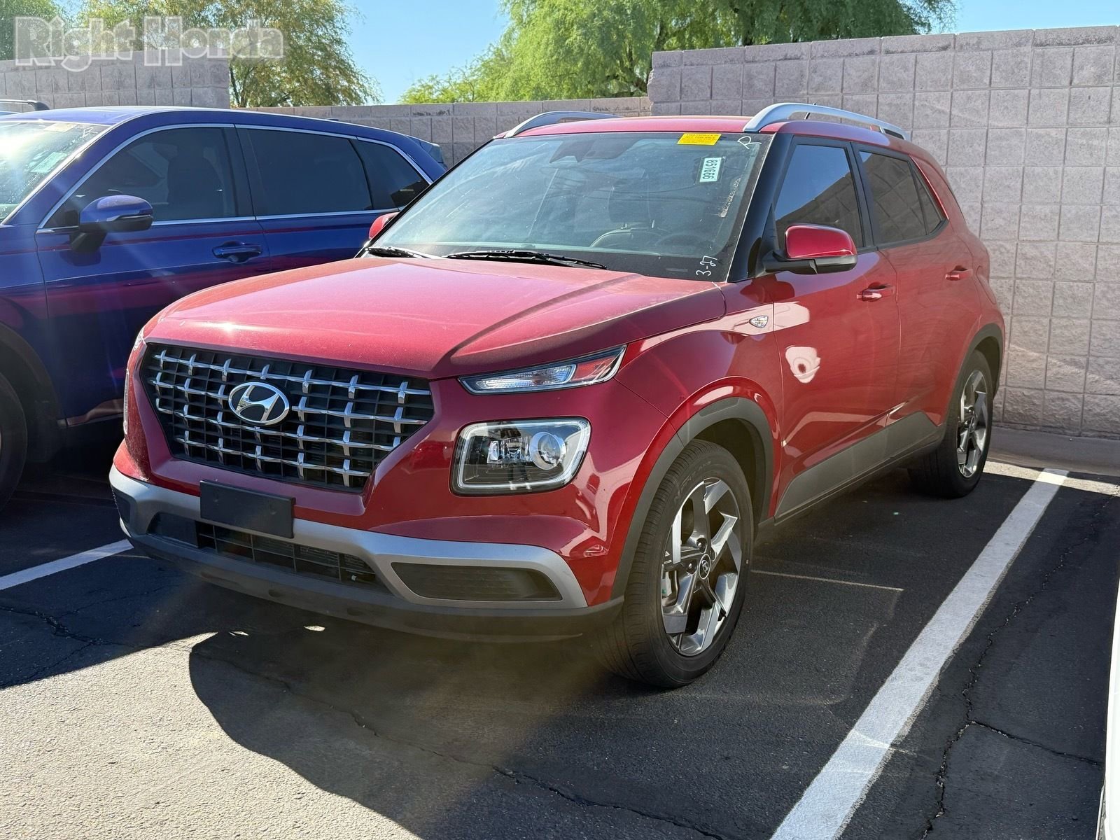 Used 2023 Hyundai Venue Limited image 2