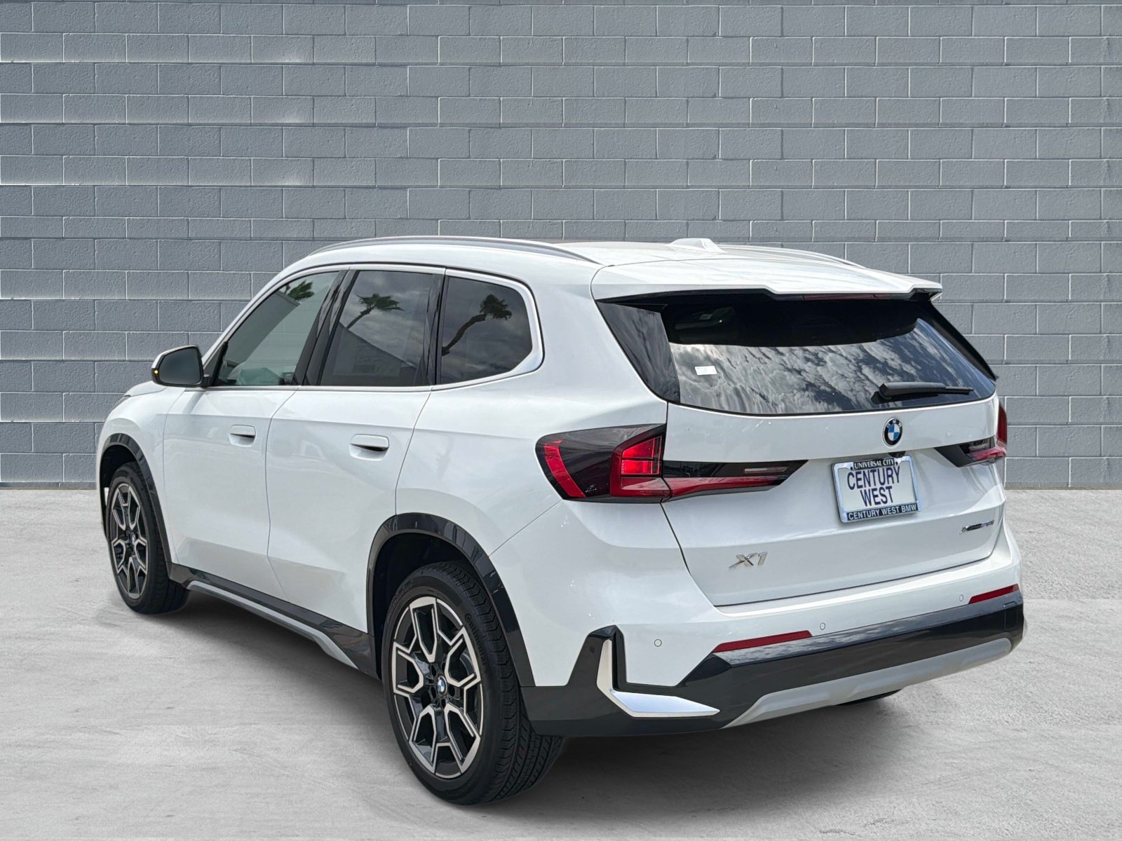 New 2026 BMW X1 xDrive28i w/ Convenience Package AWD/4WD image 3