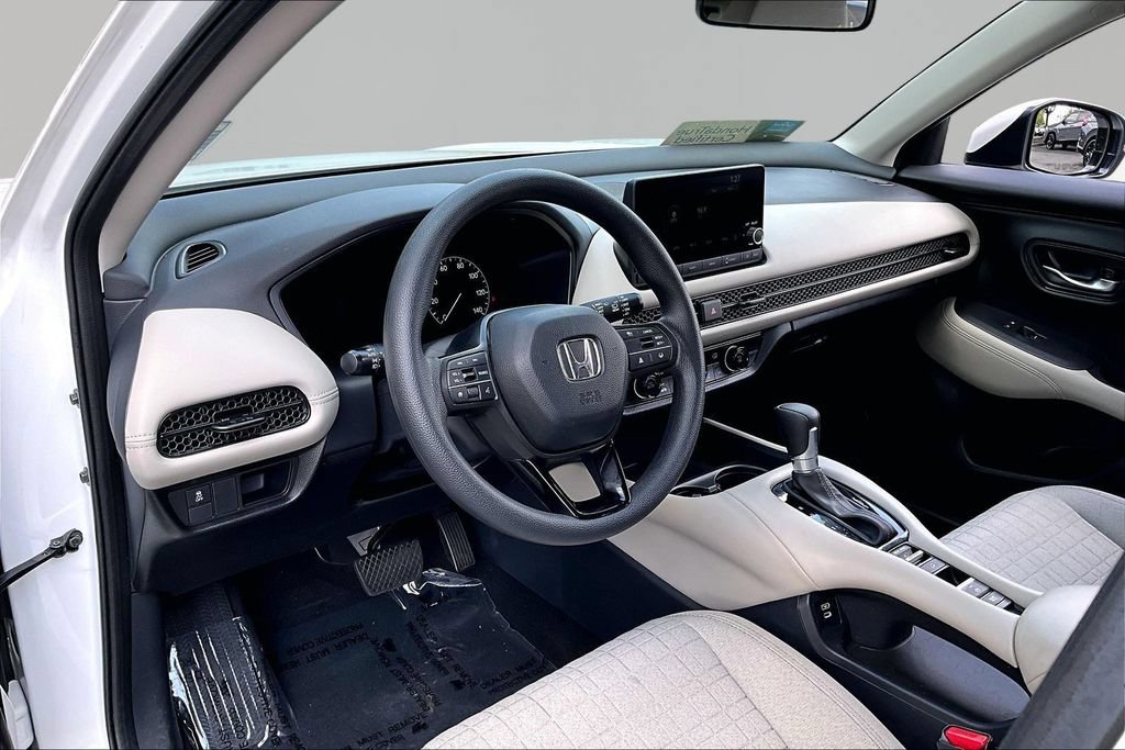 Certified 2025 Honda HR-V LX image 12