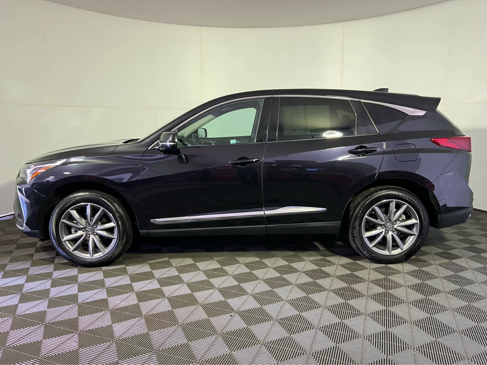 Certified 2024 Acura RDX SH-AWD w/ Technology Package image 4