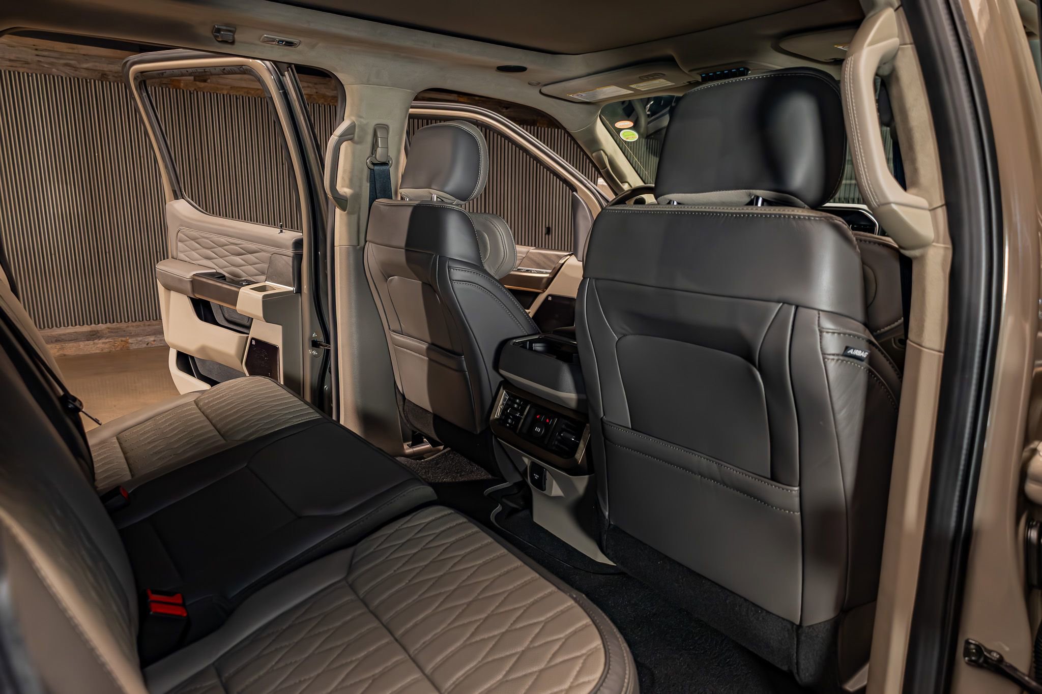 Used 2026 Ford F450 Platinum w/ Platinum Plus Package AWD/4WD image 29