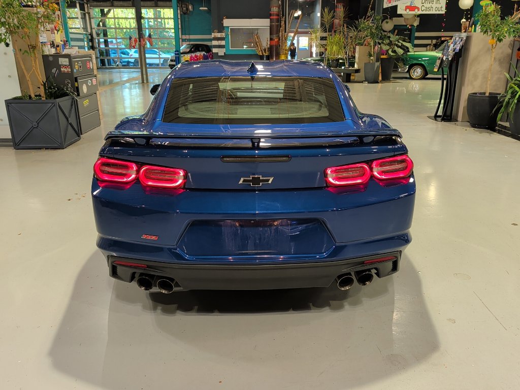 Used 2019 Chevrolet Camaro SS RWD image 10