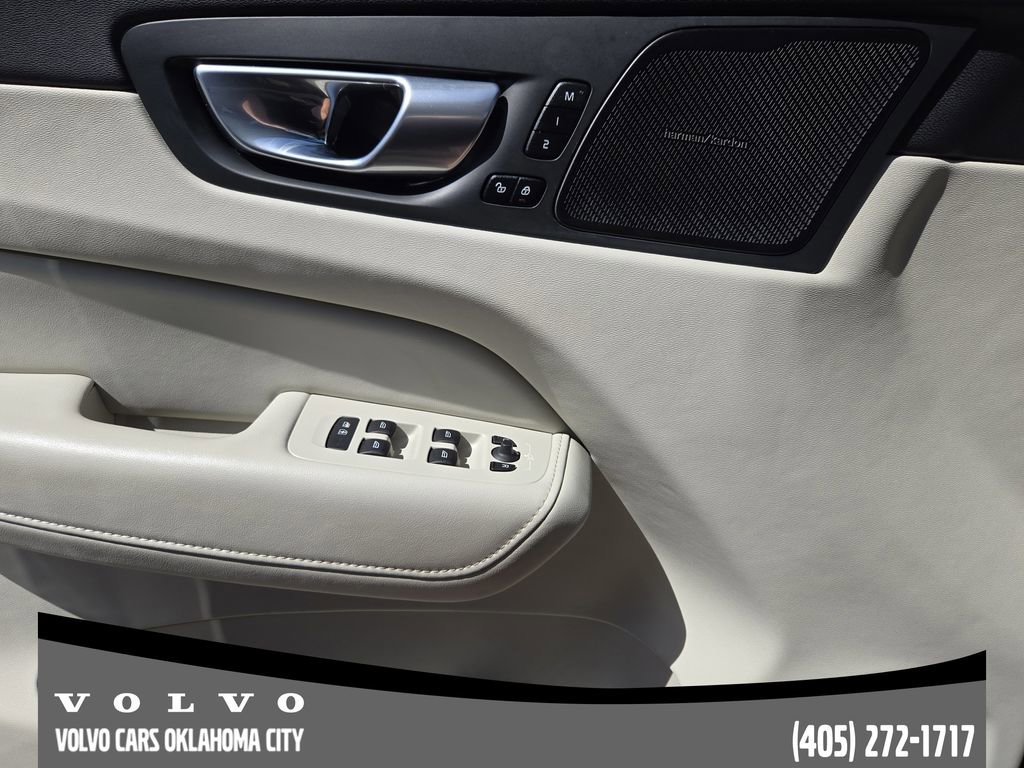 Certified 2024 Volvo XC60 B5 Ultimate w/ Protection Package Premier image 22