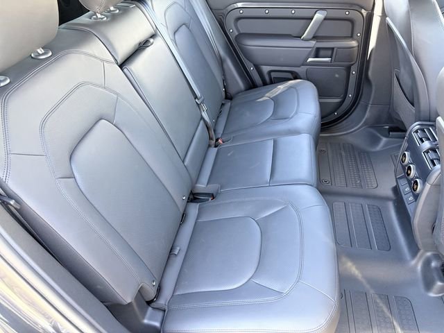 Used 2025 Land Rover Defender 110 X-Dynamic SE image 22
