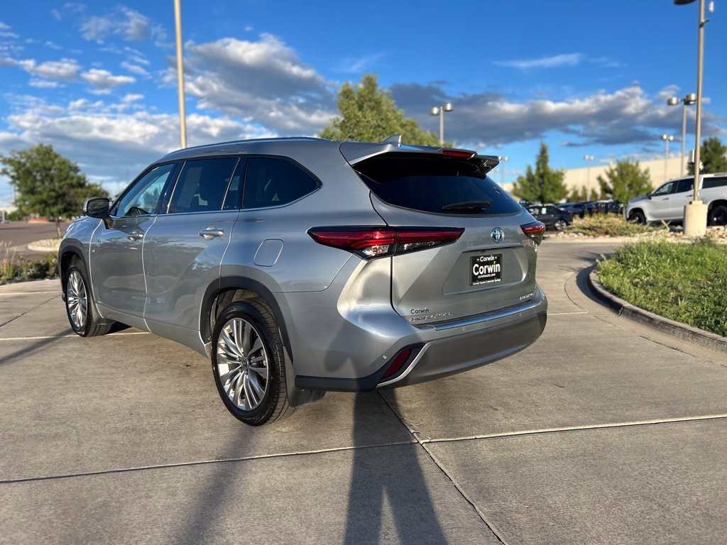 Used 2022 Toyota Highlander Platinum AWD/4WD image 5