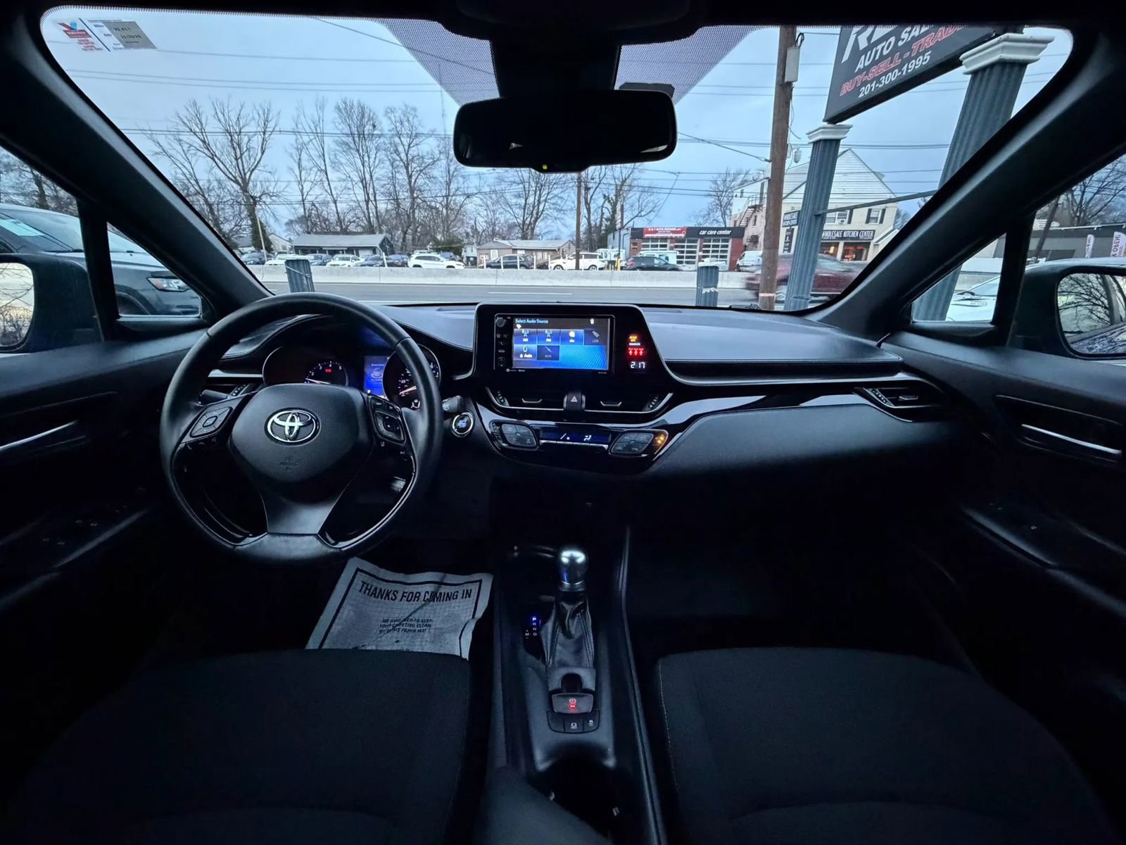 Used 2018 Toyota C-HR XLE image 30