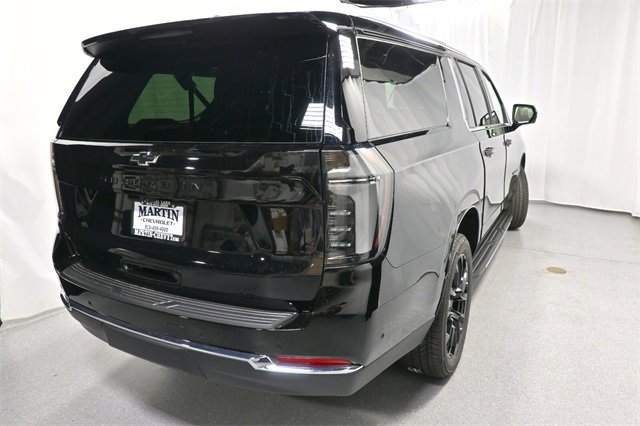 New 2026 Chevrolet Suburban LT w/ Comfort Package image 3
