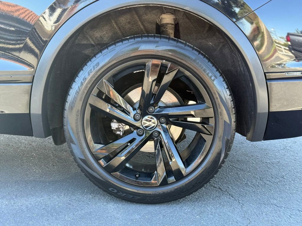 Used 2023 Volkswagen Tiguan SE R-Line image 10