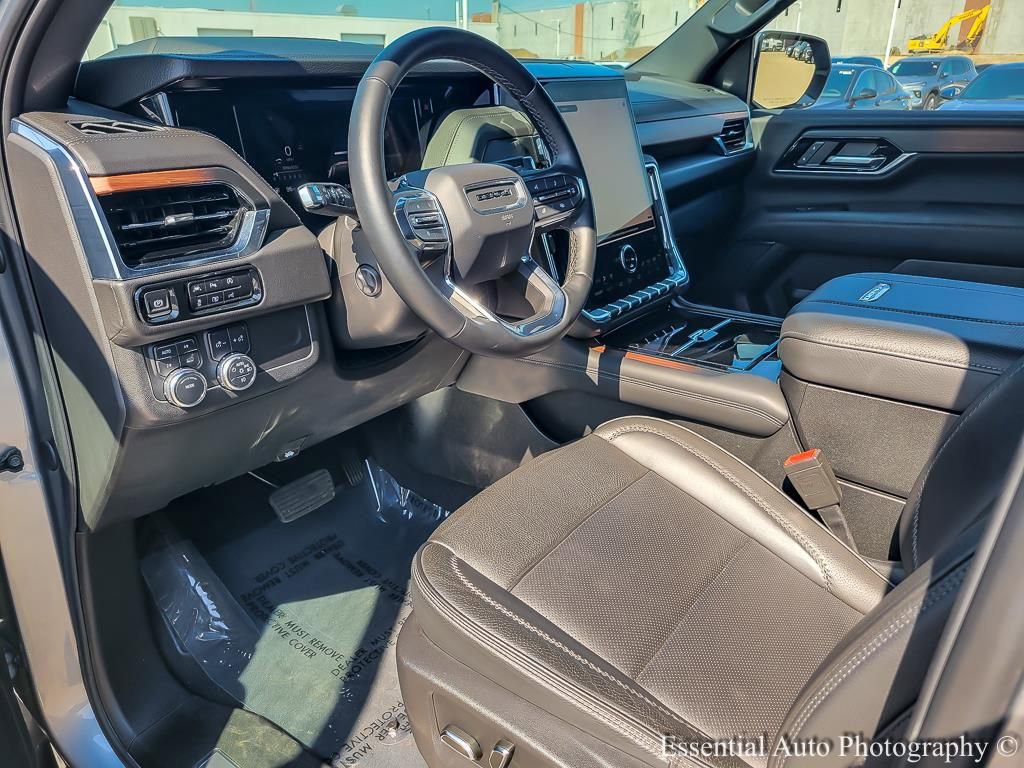 Used 2025 GMC Yukon XL Denali AWD/4WD image 10