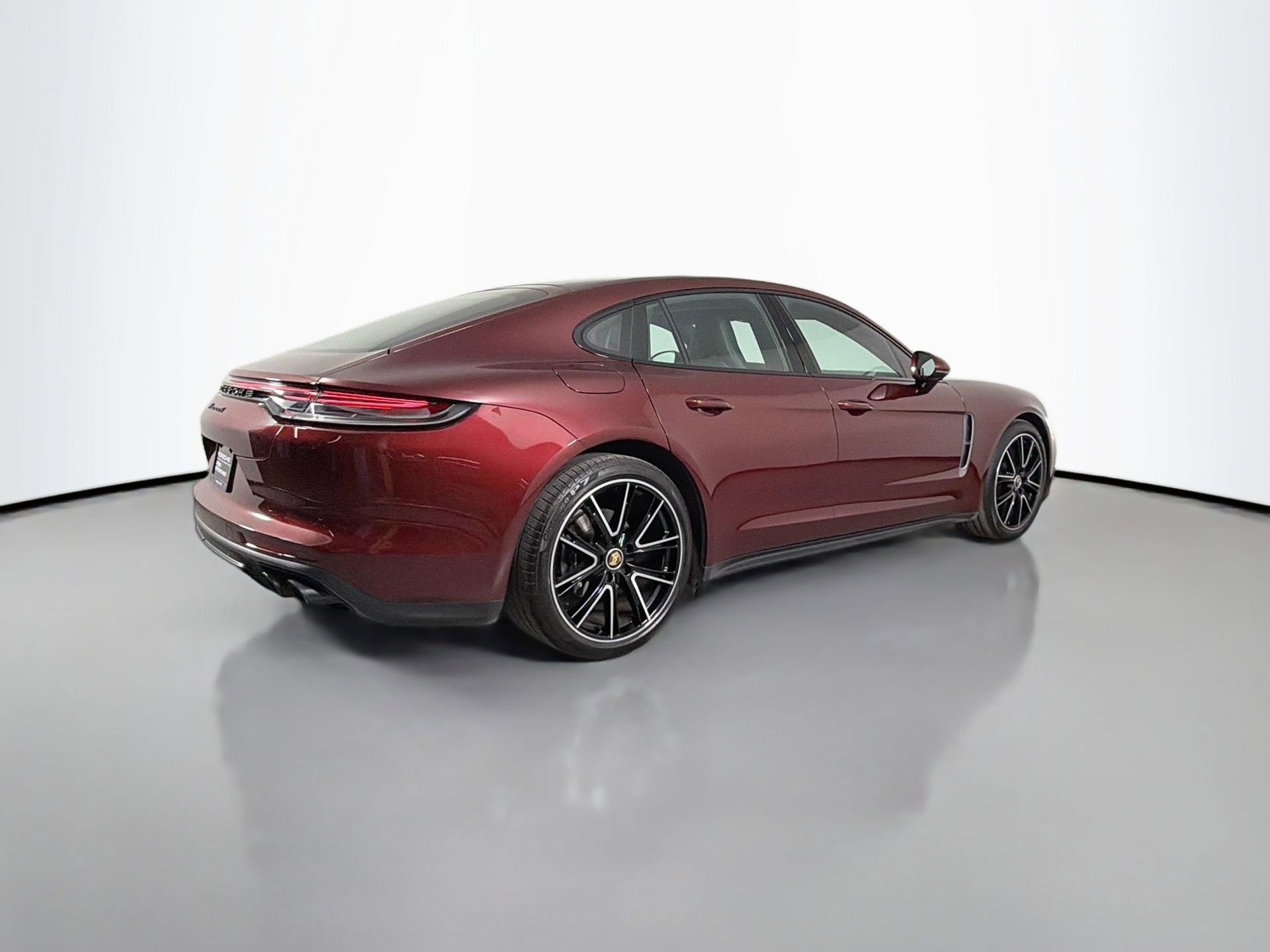 Certified 2023 Porsche Panamera 4 Platinum Edition w/ Assistance Package image 7