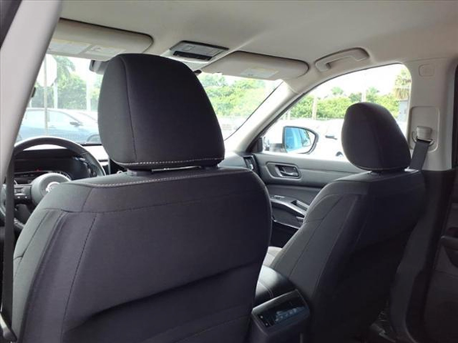 Certified 2024 Nissan Pathfinder SV image 18