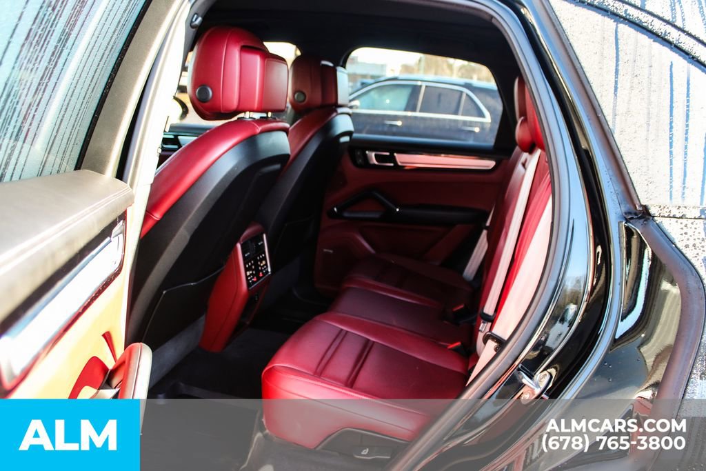 Used 2023 Porsche Cayenne S Platinum w/ Premium Package Plus image 16