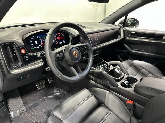 Used 2025 Porsche Cayenne S AWD/4WD image 14