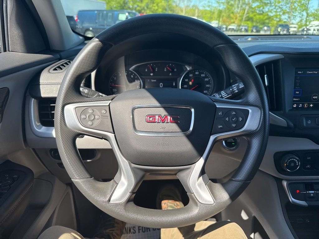 Used 2024 GMC Terrain SLE AWD/4WD image 17